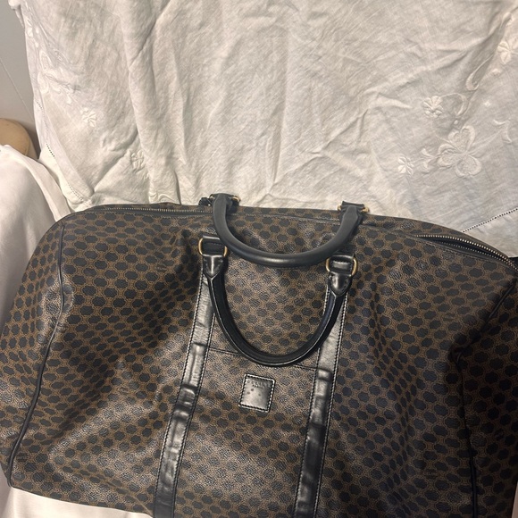 Celine duffle with lock and key- very good condition- very little wear - Picture 2 of 8
